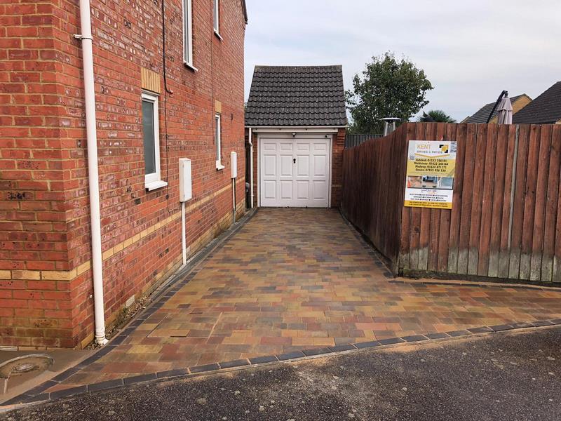 Block paved driveway with charcoal edges and autumn mix finish in sittingbourne3 (Copy)